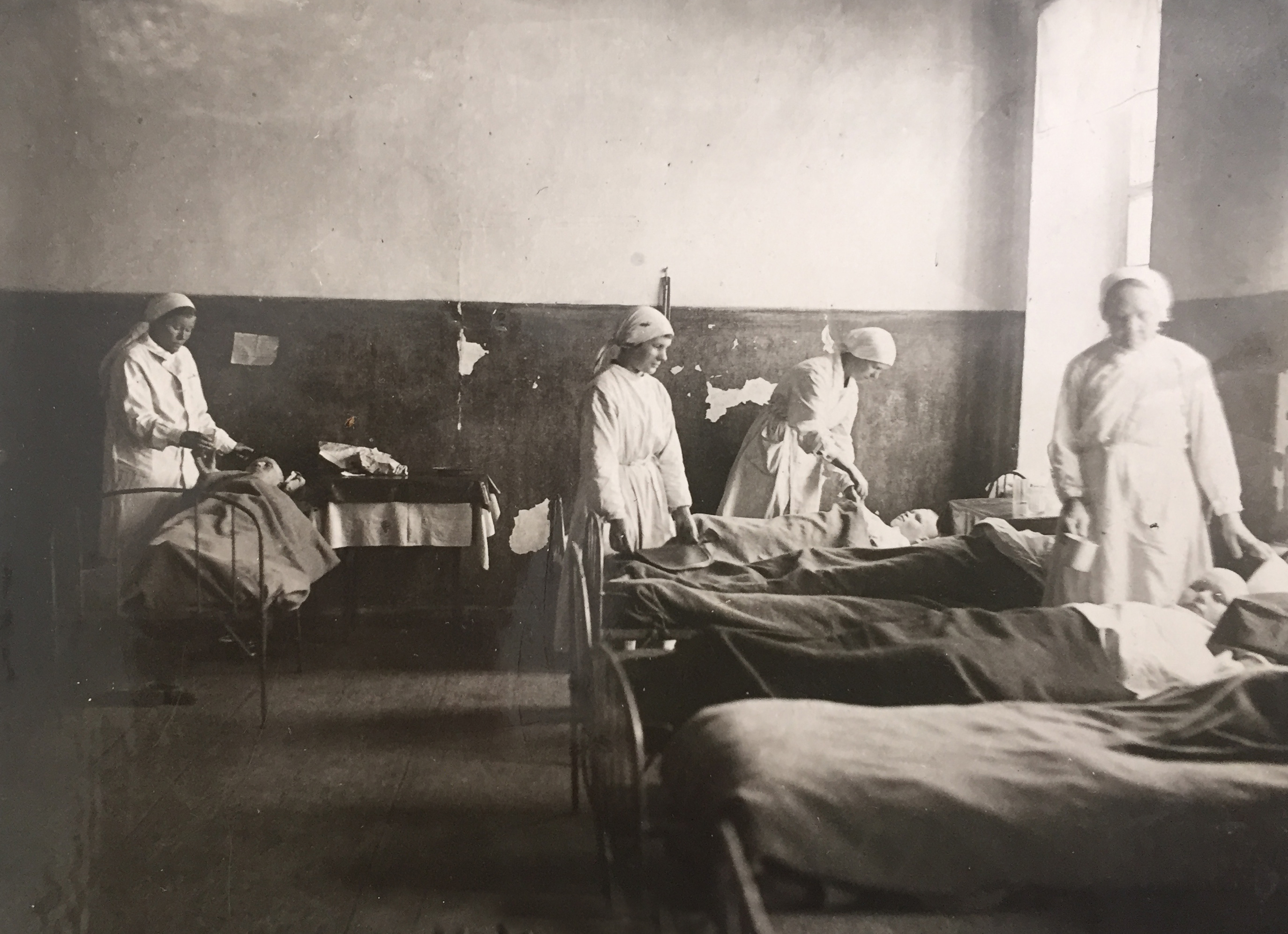 Мари де Фонколомб в военном госпитале