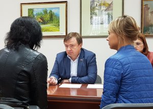 4 сентября 2017 года депутат Государственной Думы РФ Максим Иванов совместно с главой города Ирбита Геннадием Агафоновым провел традиционный прием граждан.